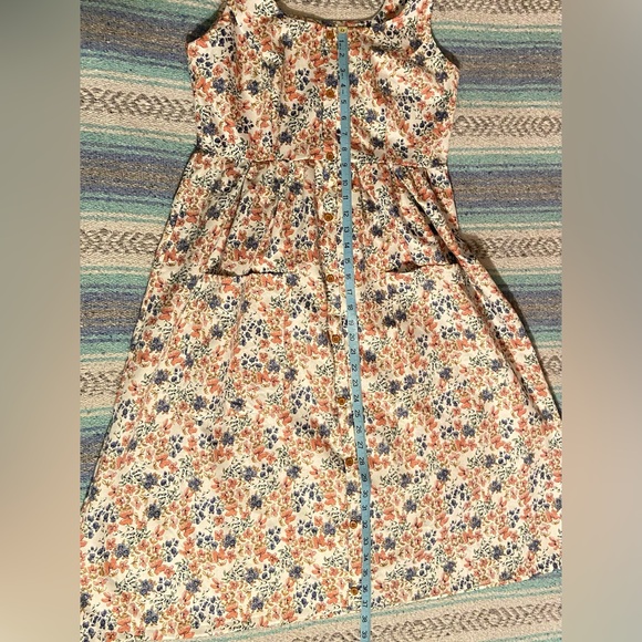 Button-up Floral Dress with Pockets - Picture 12 of 13